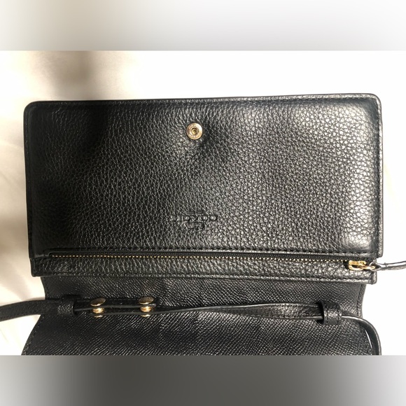 Black Coach Crossbody Purse— VERY NICE - Picture 7 of 12